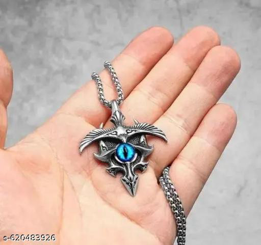 Name: Rdm locket and crocodile eye locket 

Plating: Silver Plated
Stone Type: Artificial Stones
Type: Pendant with Chain
Net Quantity (N): 2
Sizes:Free Size
Country of Origin: India