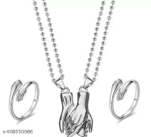 Name: loket
Base Metal: Alloy
Plating: Silver Plated
Stone Type: No Stone
Sizing: Adjustable
Type: Chain
Net Quantity (N): 4
Sizes:Free Size
Country of Origin: India