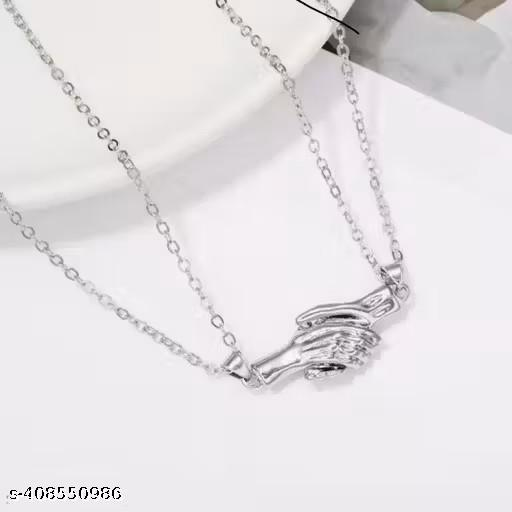 Name: loket
Base Metal: Alloy
Plating: Silver Plated
Stone Type: No Stone
Sizing: Adjustable
Type: Chain
Net Quantity (N): 4
Sizes:Free Size
Country of Origin: India